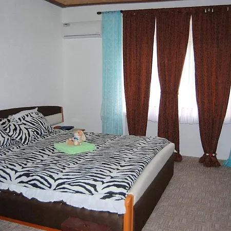 Hagyomanyt Oerzo Egyesuelet Гостевой дом