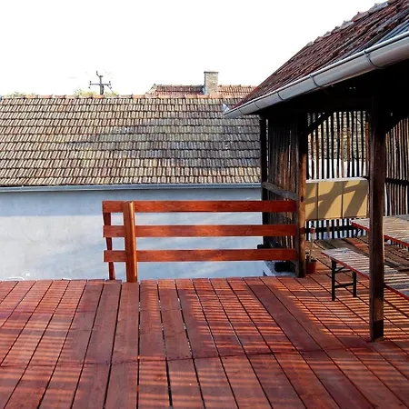 Гостевой дом Hagyomanyt Oerzo Egyesuelet Pacir