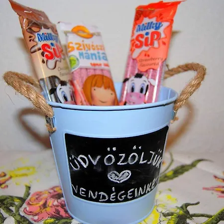 Hagyomanyt Oerzo Egyesuelet *