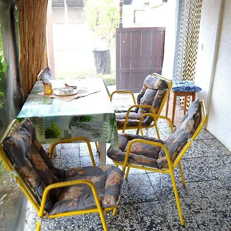 Hagyomanyt Oerzo Egyesuelet *